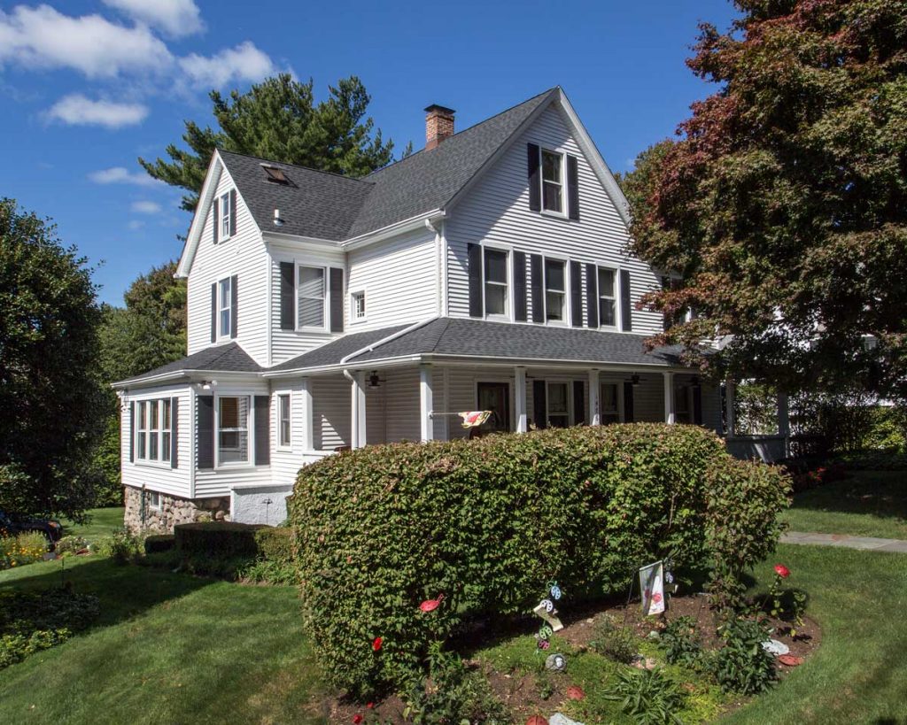 Transforming Homes with Innovative Vinyl Siding Textures and Colors